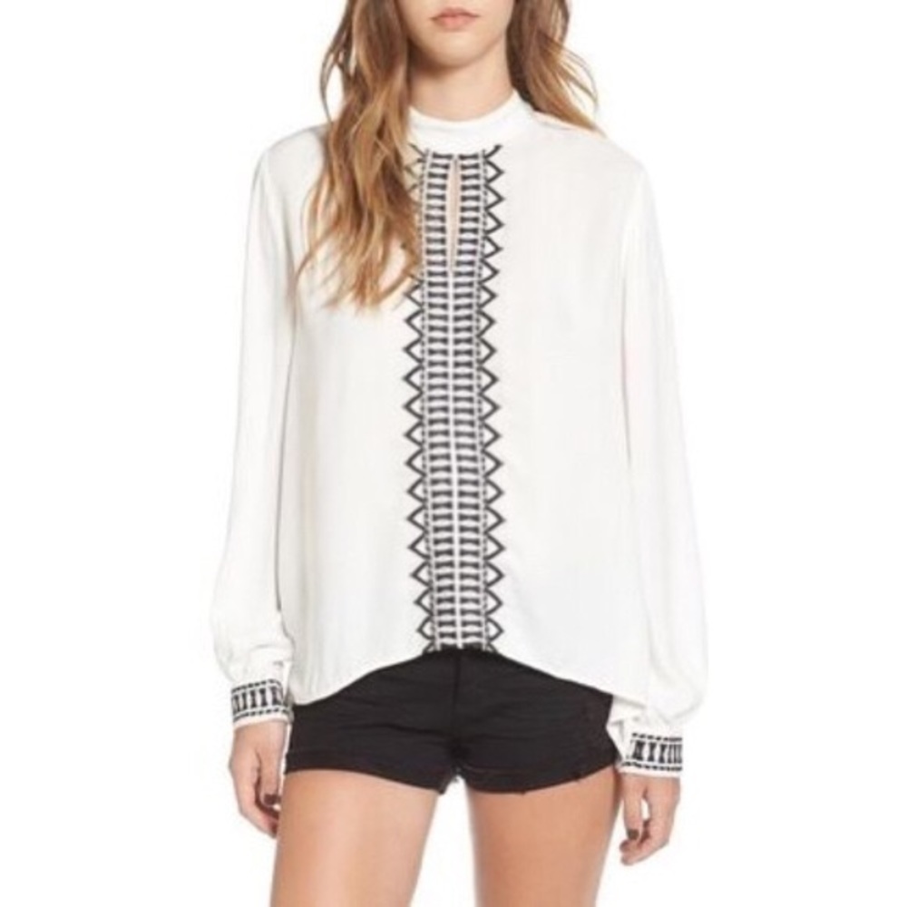 Sun & Shadow White Keyhole Embroidered Top